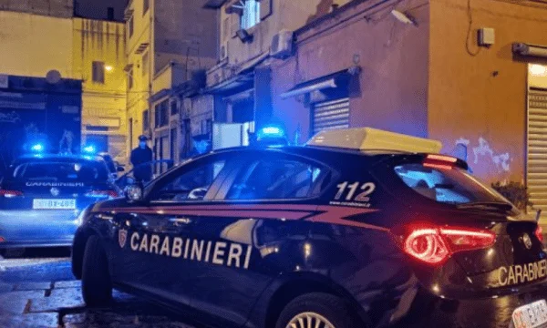 Två kulor avfyrade av italiensk polis, 20-åriga albanska skickade till sjukhus