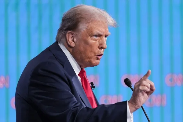 Efter attackerna mot Syrien kommer Trump: USA kommer att slå ännu mäktigare än någonsin
