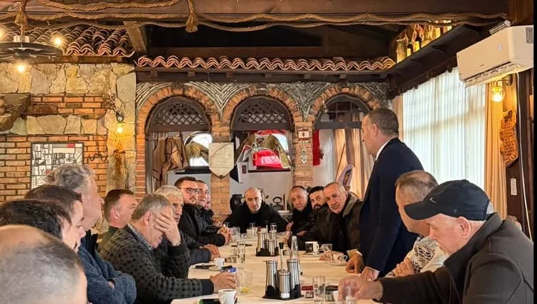 Lahi Brahimaj spotyka się ze wspólnikami Brigade 137 “Gjakova”