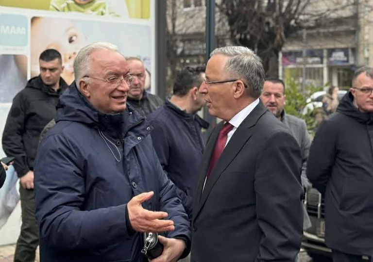 Bedri Hamza i Xhavit Haliti zaczynają dzień w Pec