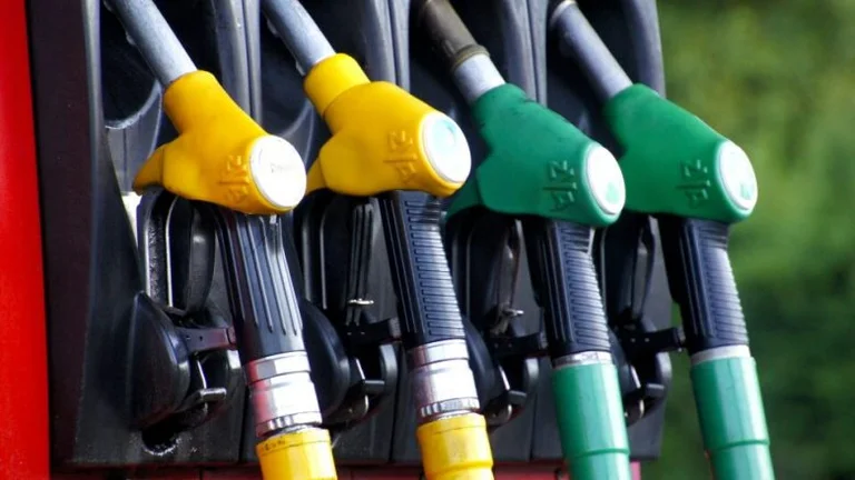 O EK: Invasió en els preus del combustible viola el mercat lliure