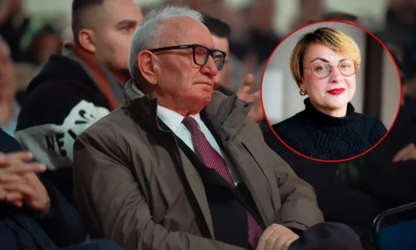 Zonder te vragen wie de VVA Ghani Krasniqi overneemt om ons te laten zien wie Dejona Mihali is.
