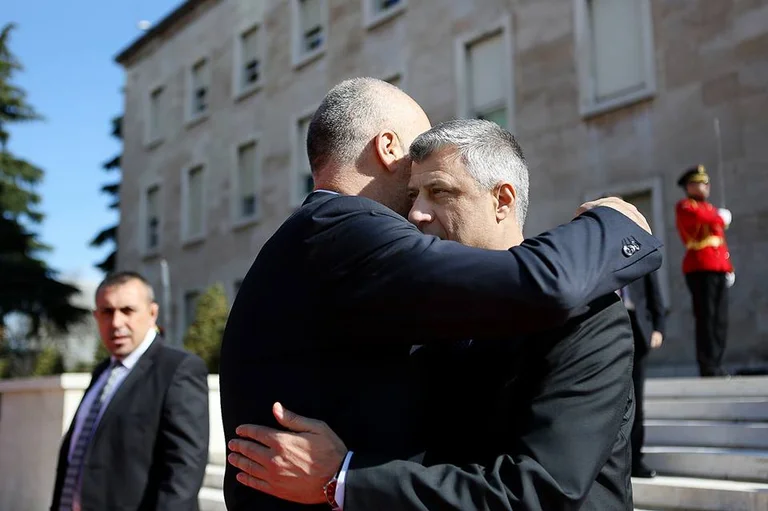 За да се срещне с бившия президент Тачи”, Рама говори за процес срещу бивши лидери на АОК