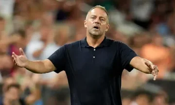 Skandal wewnątrz klubu, trener Barcelony przechwytuje osobę, która rozdaje sekrety.