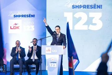 Abdixhiku 선물 Istog MP 후보자