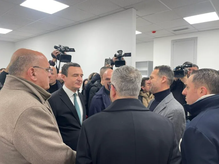 Kurt nie lubi odpowiadać na polityczne pytania w QKUK
