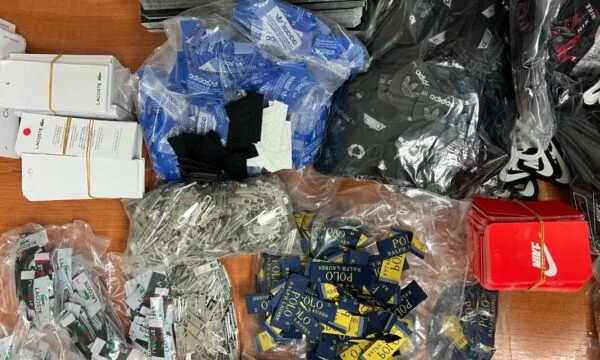 Kosovon tulli kieltää tunnettujen merkkien salakuljetuksen Hanissa, Elezissä