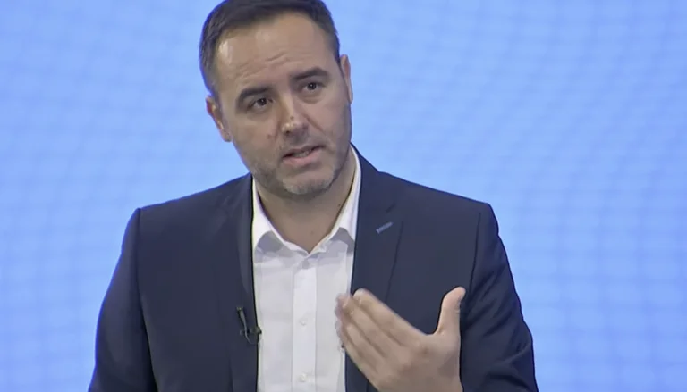 Conjufca: Правителството може да е създадено VV, LDK и несръбските малцинства ще бъдат второто по големина правителство в историята