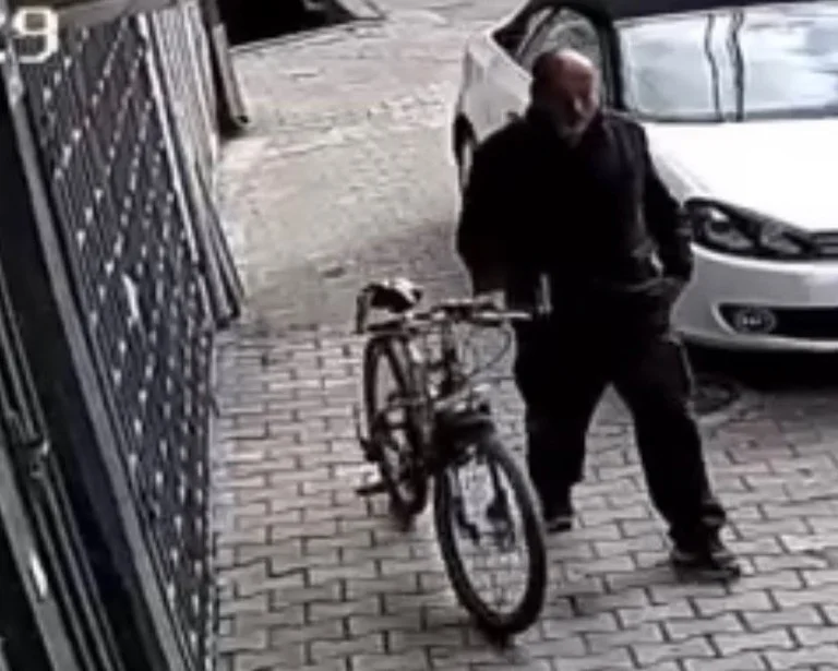 Poliisi etsii apua kiinniotossa.