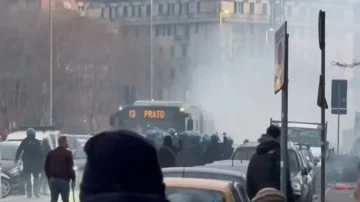 Chaos przed grą Serie A, Inter fani zderzają się z Genoas poza stadionem (VIDEO).