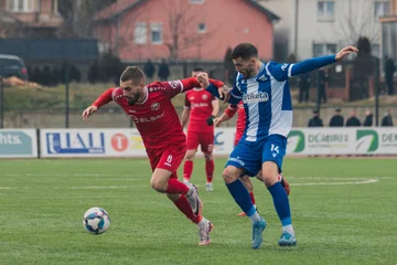 Niedzielne Fajerwerki w SuperLeague: Główna uwaga ziemi.