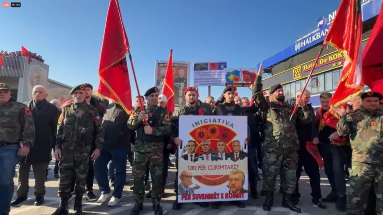“Това е достатъчно”: Гражданите в Скопие се разбунтуваха срещу Специалния съд