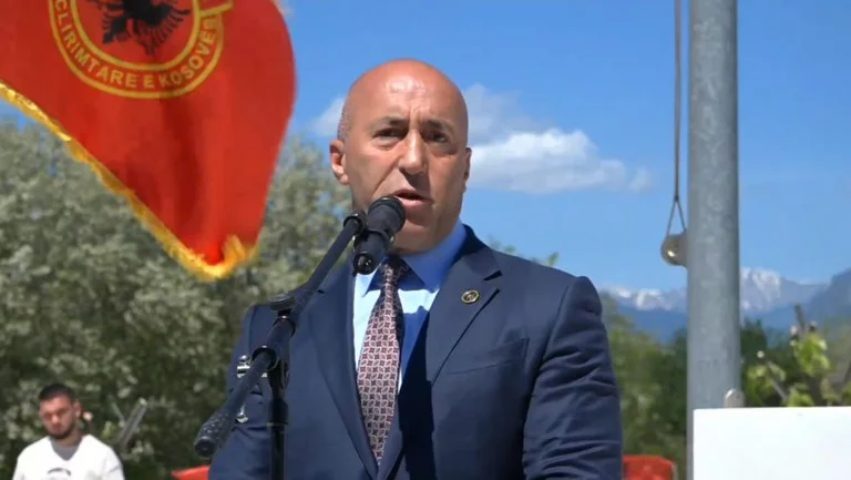 Protesty w Skopje dla przywódców KLA Haradinaj: Zawsze w celu wsparcia uczciwej wojny wyzwolenia!