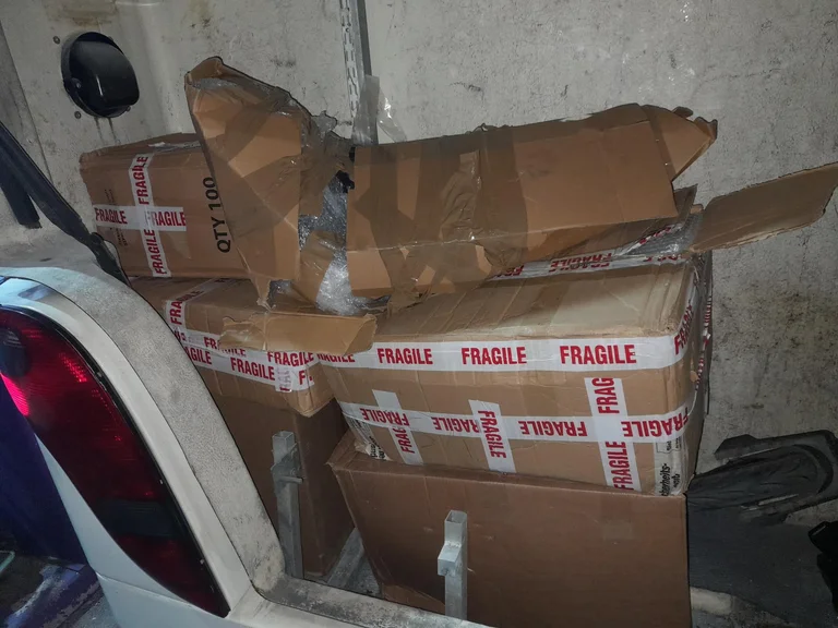 Ei bussia Vremicassa, pimeää tavaraa