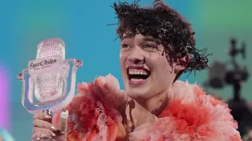 Eurovision kazananı, 2026'da İsrail katılımı protestolarında kupayı geri döndürür