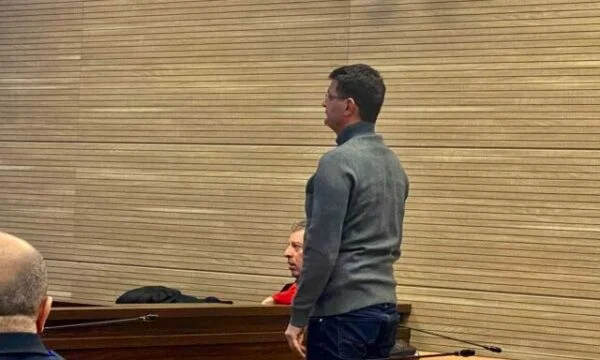 Puolustus edellyttää entisen AKI-päällikön vapauttamista tapauksessa “Gylenists”