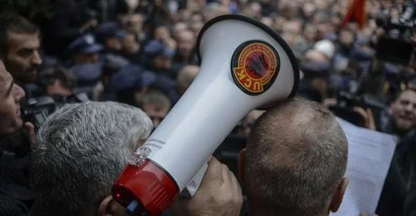 Skopje OVL-KLAn protestit reagoivat Mikkoskin lausuntoihin: Luovat tarpeettomia jännitteitä ja yrittävät esittää demokraattisen rallin vaaraksi