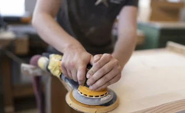 독일의 알바니아어는 낮고 중간 skill 일을 지배합니다.