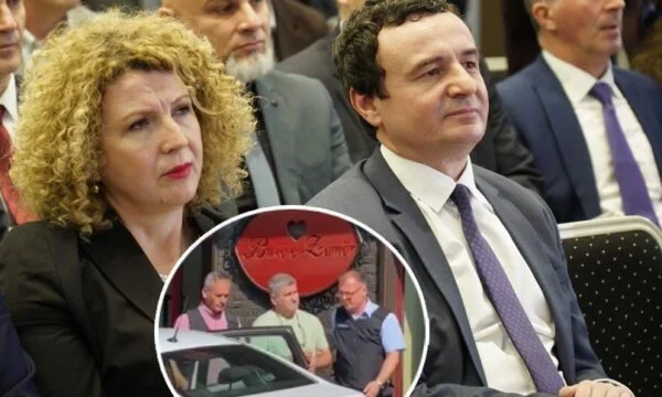 “דיבור צבאי של עתודות המדינה בין Roseta Hajdari, Ridvan Muharrem ופקידים MINT