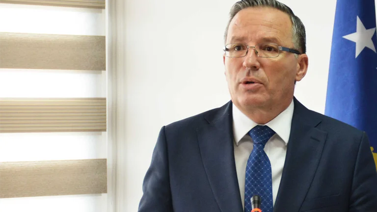 I dyshuar për korrupsion, supsendohet zyrtari i prokurimit në komunën e Bedri Hamzës