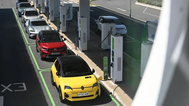 Спирането на продажбите на газови автомобили в ЕС ще бъде отложено с 2040