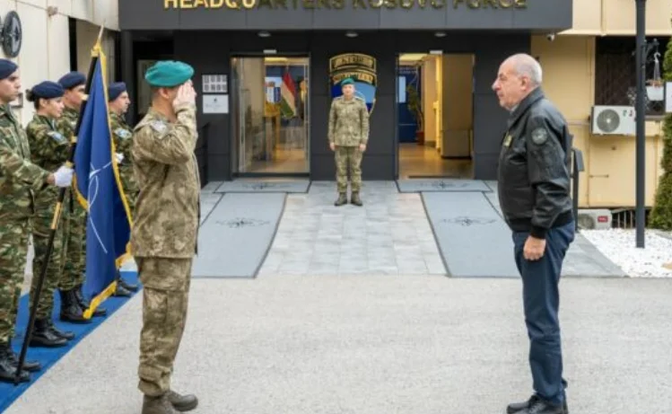 Macaristan'ın Kosova başkanı ilk olarak KFOR komutanıyla tanışır