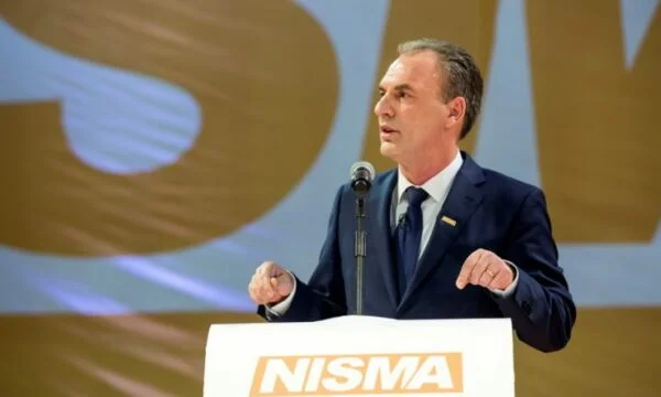 Social Democrat Initiative는 혼자 선거를 입력