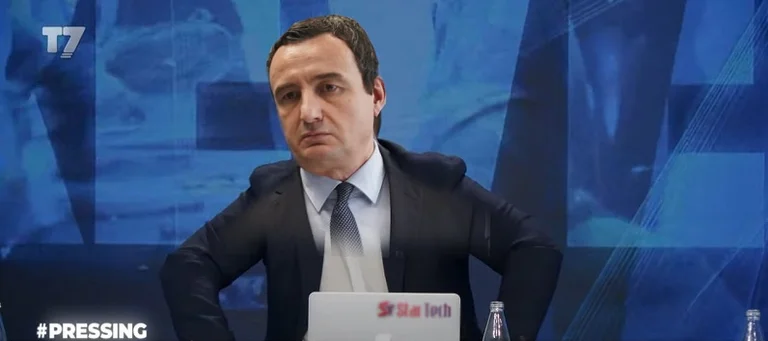 Kurti analistlere bir saldırı yaptı ve şimdi onları milletvekilleri için bir liste mi aldı?