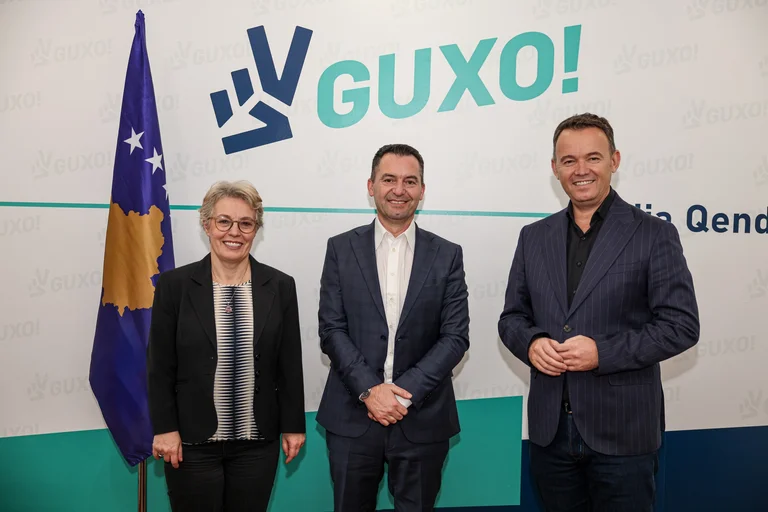 Victor Buzhala aderon in Guxo