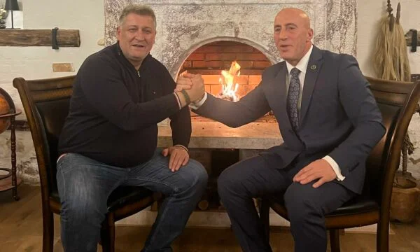 AAK listesindeki Berisha: Ramush Haradinaj, geçmişi özgürlüğü için bağlar