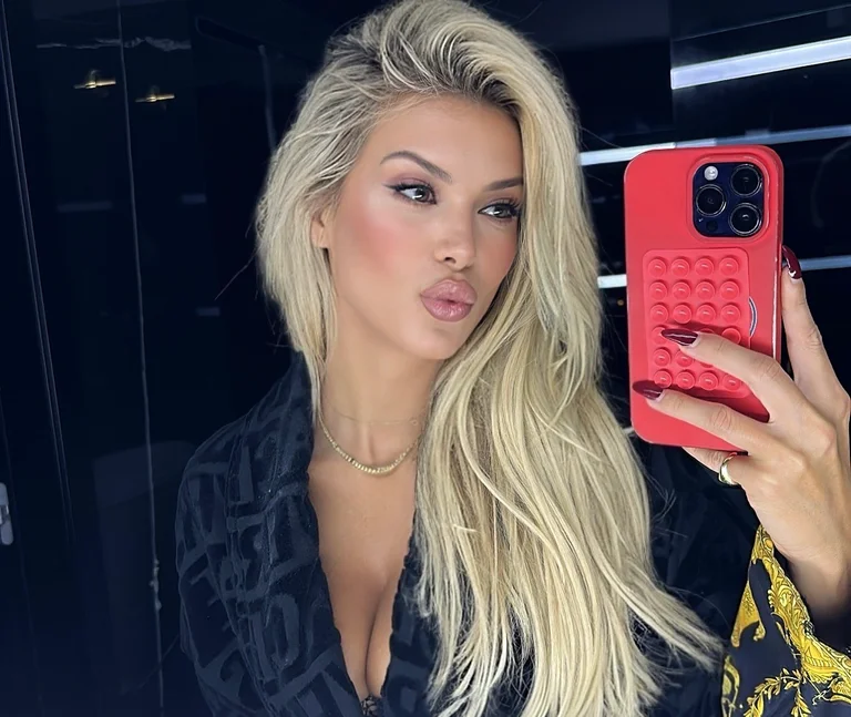 Marina Vjollca ağı kırdı, her zamankinden daha seksi görünüyor!