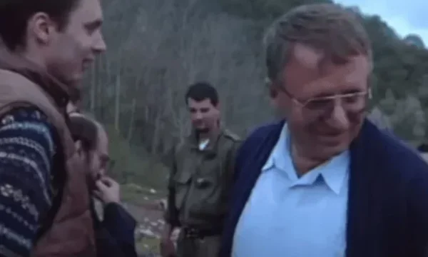 העיתונאי הקרואטי נושא ראיות חדשות על תפקידו של ויסקי ב “Sarajevo Safari”: הוא ירה באזרחים.