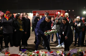 Granit Jaka zahlt Respekte gegenüber Diogo Yotas am Subx0>Anfield”