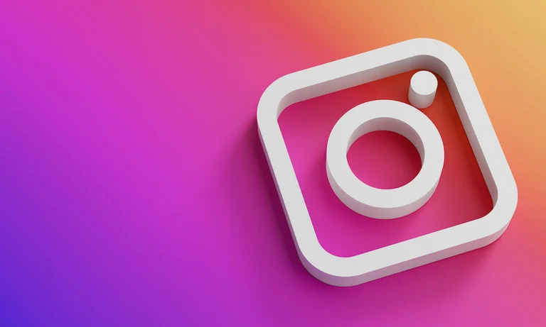 Instagram to begin closing Australian teenagers' accounts before social media bans