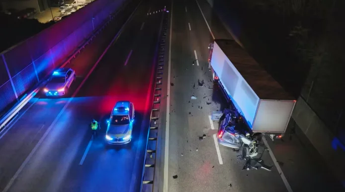 תאונה כבדה בשווייץ: קוסובו בן ה-18 רץ עם חברים, אדם אחד מאבד את חייו