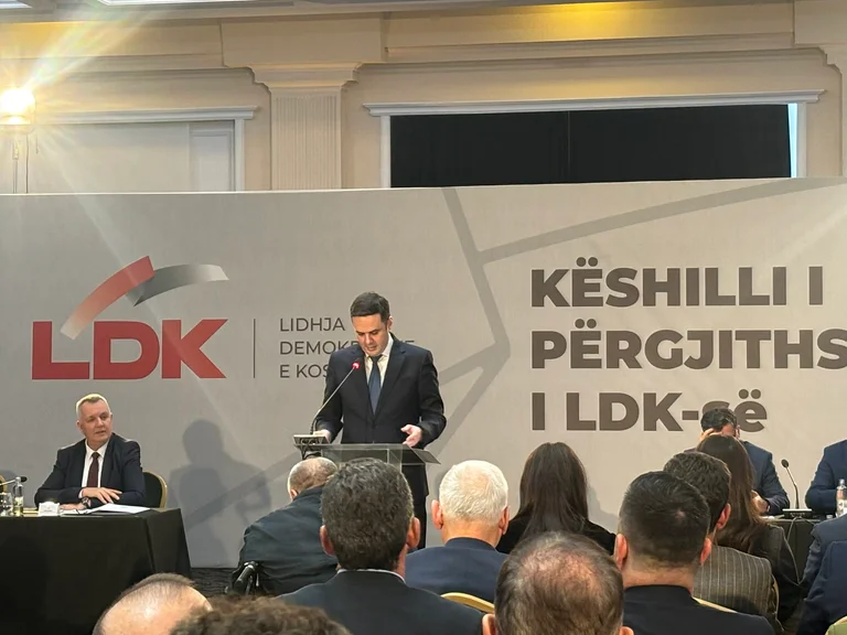 אובדיה: ה-LDK מוכן לקחת את גלגל קוסובו, VV חסם את התפתחות המדינה