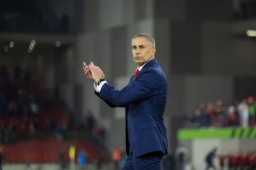 Der Hintergrund des Vertrages von Sylvinho nach den Qualifikationen bei Play Off the World, hier ist der brasilianische Bonus.