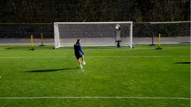 Ronaldo mod den uovervindelige robot målmand