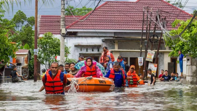 Disasters in Asia, 600 dead and thousands perished after frightening floods