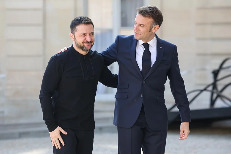 Zelensky mødes med Macron i Paris på mandag