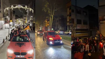 터키의 알바니아 diaspora는 이스탄불의 거리에서 28 11 월을 축하