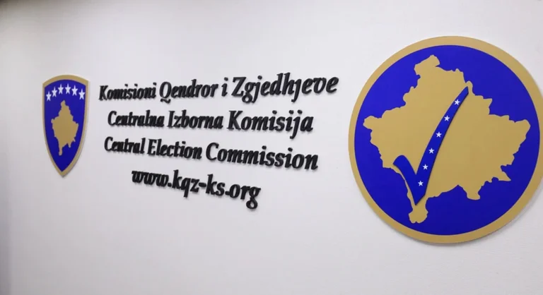 Certificate CEC 902 candidaţi pentru deputaţi
