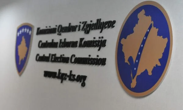 Apenas uma coalizão oficial declarada na CEC, mais dois dias para os partidos políticos