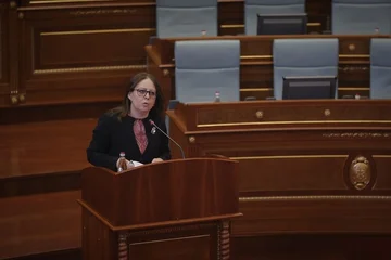 Bajrami 에 의해 성명 이전 VV 지원: 감옥은 남용을 기다립니다
