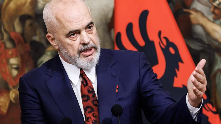 Edi Rama: Adem Jashar urodził się w Dniu Flagi i stał się flagą narodowej ofiary, wolności i dumy