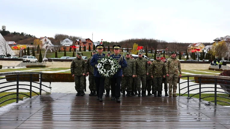 KSF rende omaggio al Prekaz Memorial Complex