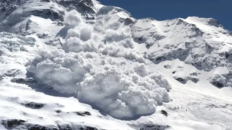 Orthodoxe Hits Österreichisches Skigebiet, etwas Schnee