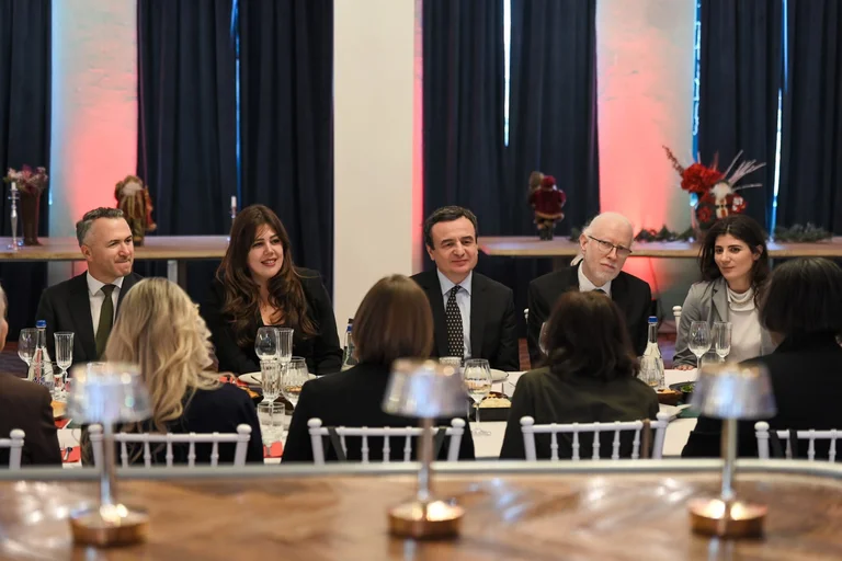 His pride was suspended strategic dialogue with the United States, Kurti tries to tame Americans with lunch