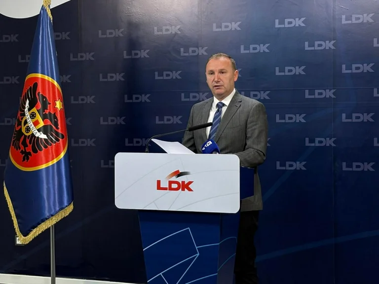 LDK) accuse VVA d'influence politique et de pression dans le processus de vote mercredi