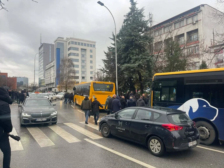 Protestele lucrătorilor din transportul public și privat se încheie